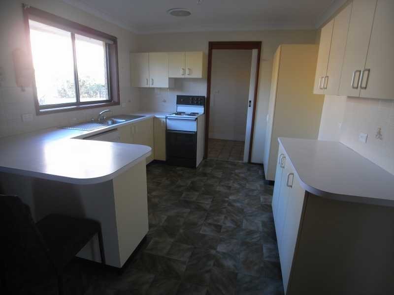 130 West Street, Gundagai NSW 2722