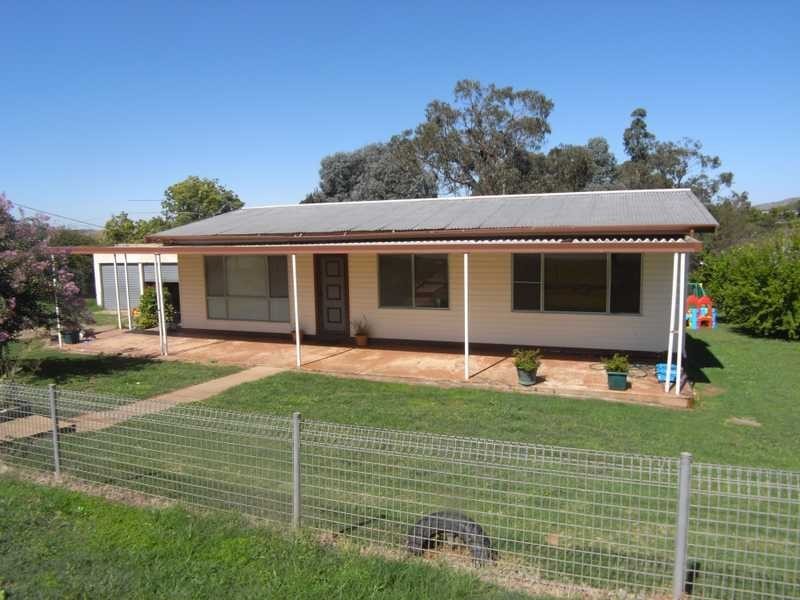 57 Tor Street, Gundagai NSW 2722