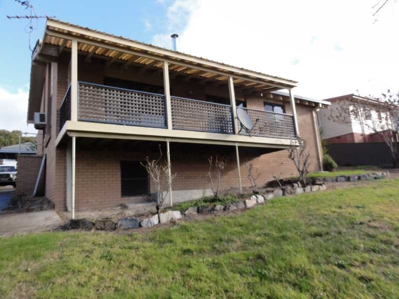 13 Francis Avenue, Gundagai NSW 2722