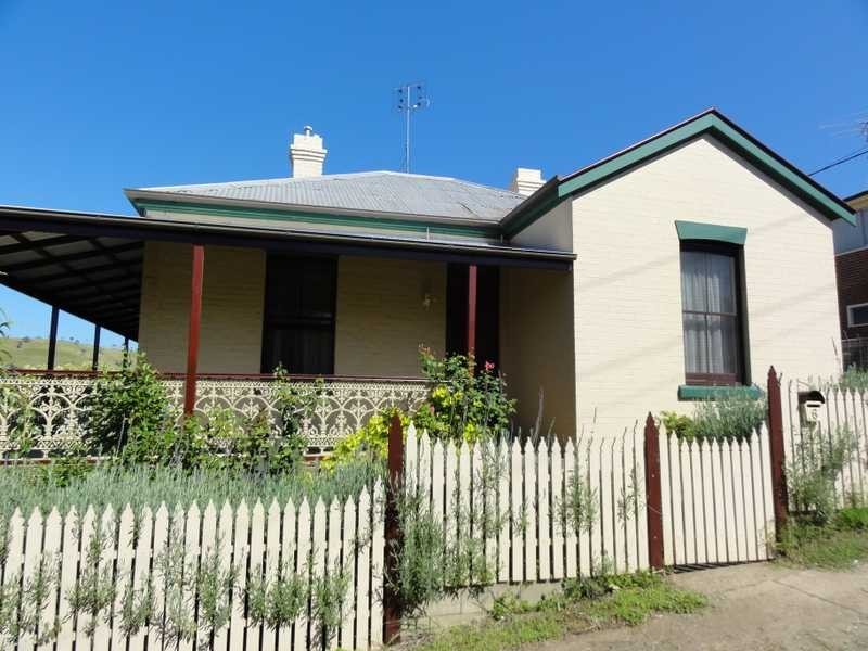 6 Virgil Street, Gundagai NSW 2722