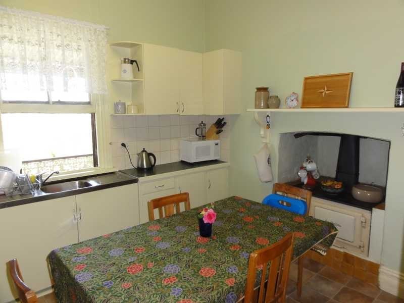 6 Virgil Street, Gundagai NSW 2722