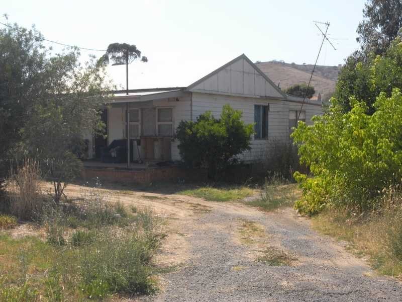 136 Mount Street, Gundagai NSW 2722
