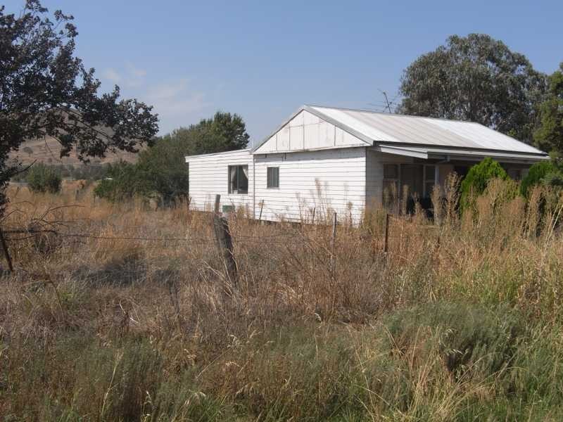136 Mount Street, Gundagai NSW 2722