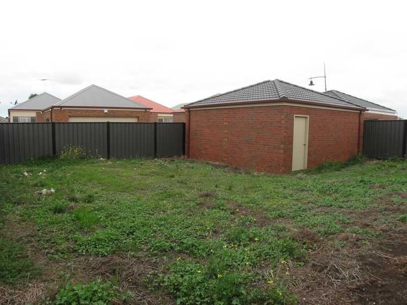 25 Banjo Paterson Circle, Point Cook VIC 3030