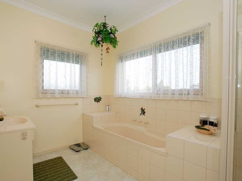 6 The Promenade, Point Cook VIC 3030