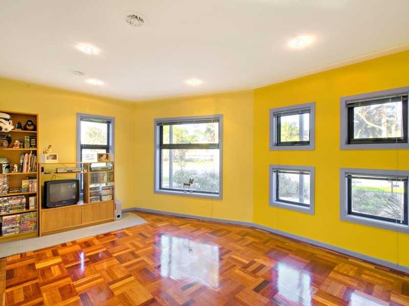 13 Central Avenue, Altona VIC 3018