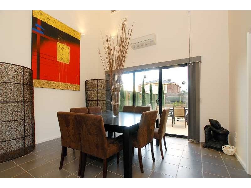 25 Hyde Park Terrace, Point Cook VIC 3030