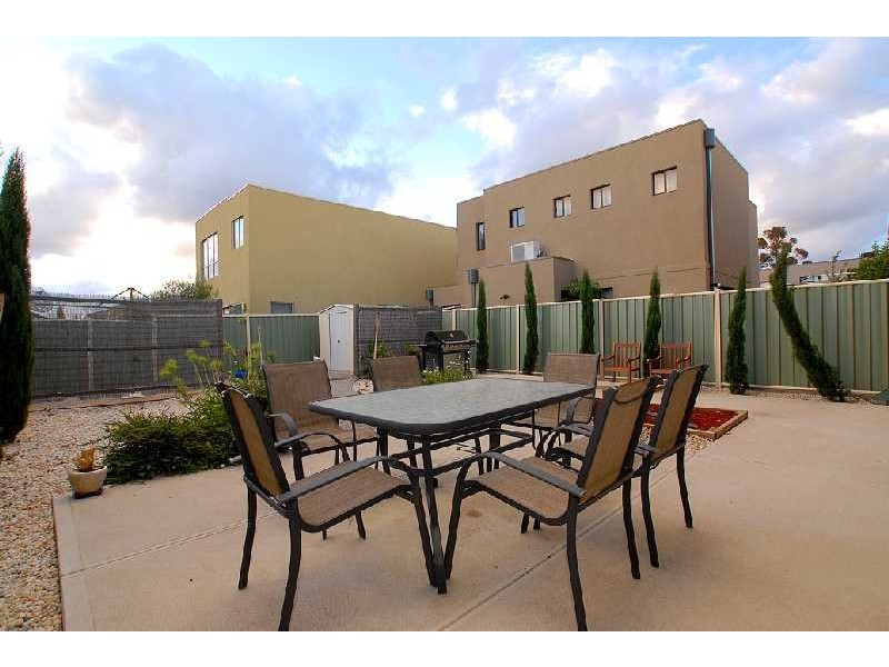 25 Hyde Park Terrace, Point Cook VIC 3030