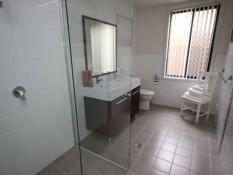 11 Fairwinds Avenue, Laurieton NSW 2443