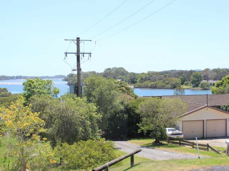 8 Wharf Street, Laurieton NSW 2443