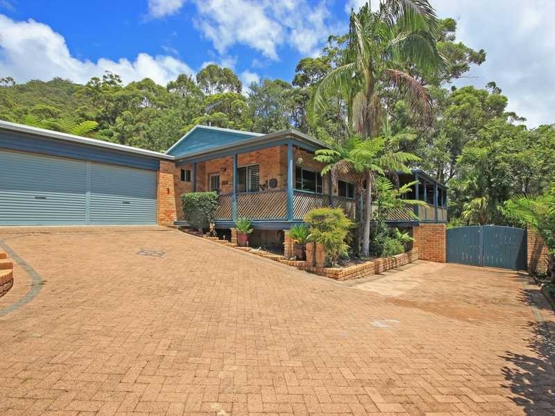 6 Waterview Crescent, Laurieton NSW 2443
