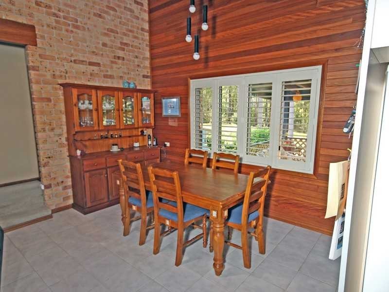 6 Waterview Crescent, Laurieton NSW 2443