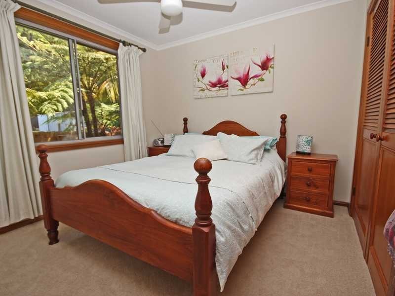 6 Waterview Crescent, Laurieton NSW 2443