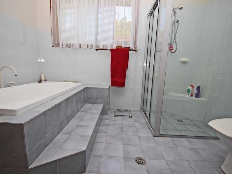 6 Waterview Crescent, Laurieton NSW 2443