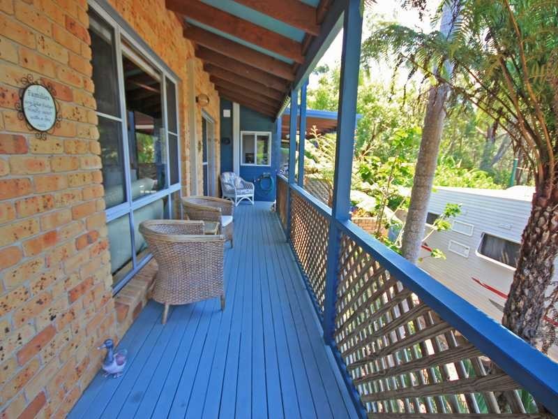 6 Waterview Crescent, Laurieton NSW 2443