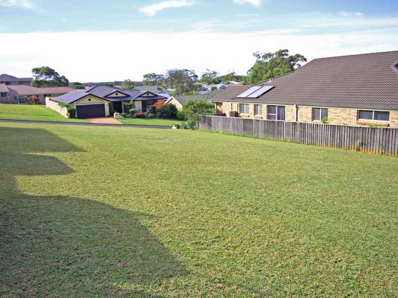 8 Green Hills Road, Bonny Hills NSW 2445