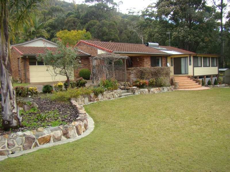 2 Waterview Crescent, West Haven NSW 2443