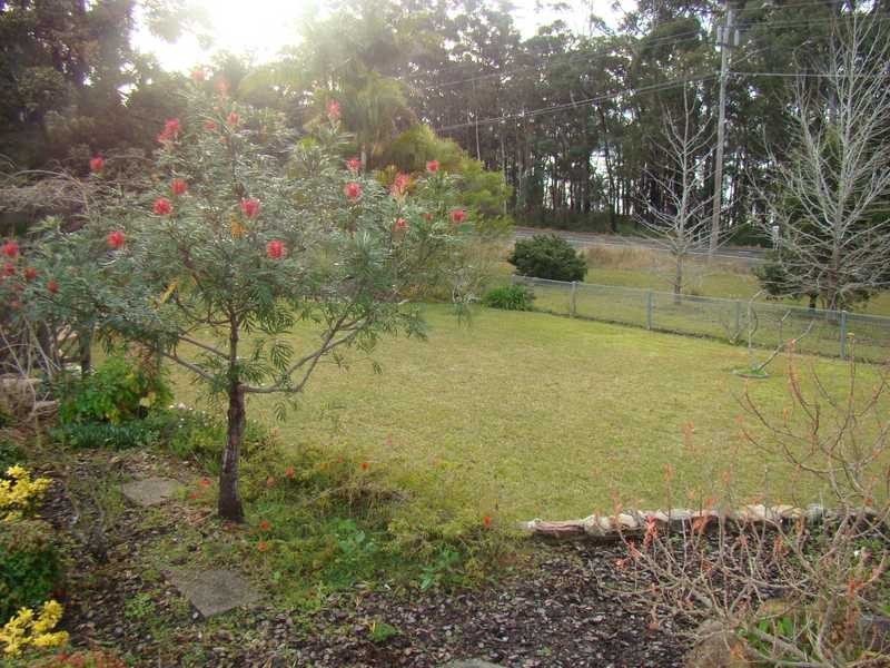 2 Waterview Crescent, West Haven NSW 2443