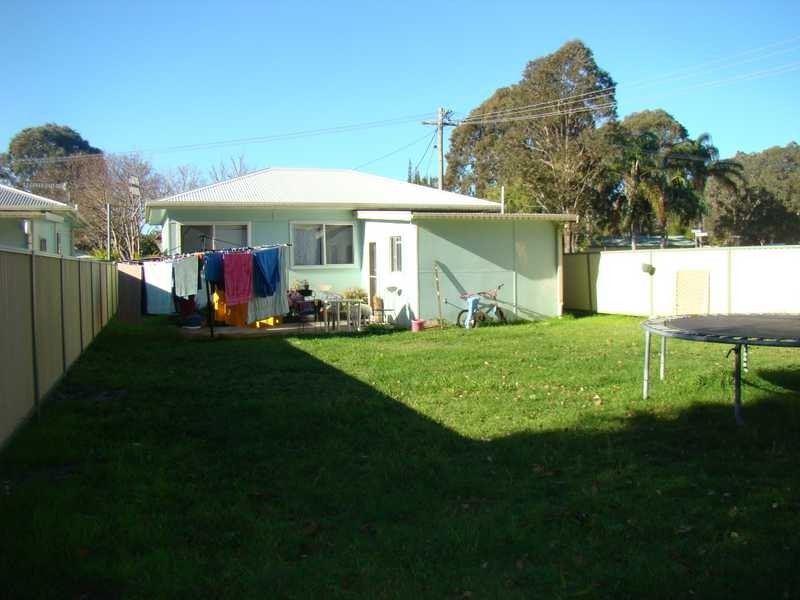10 Bell Street, Dunbogan NSW 2443