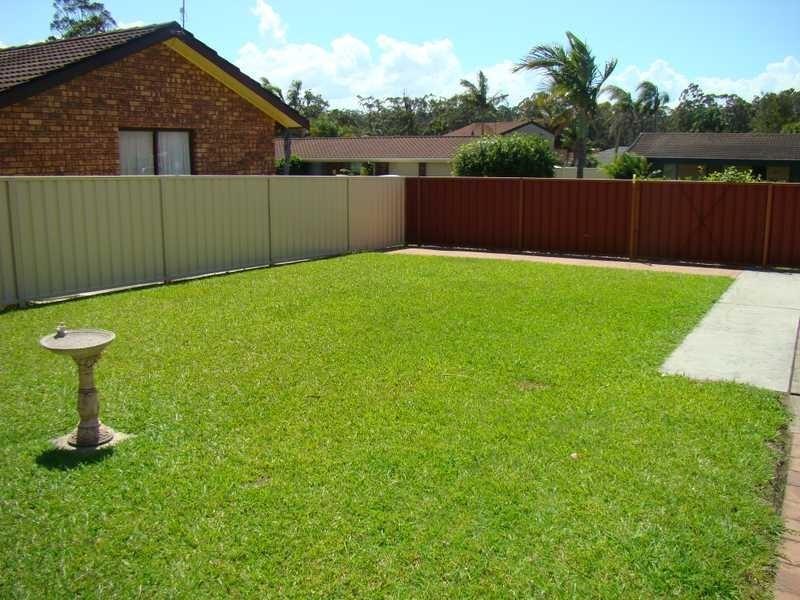 12 Banks Street, Lakewood NSW 2443