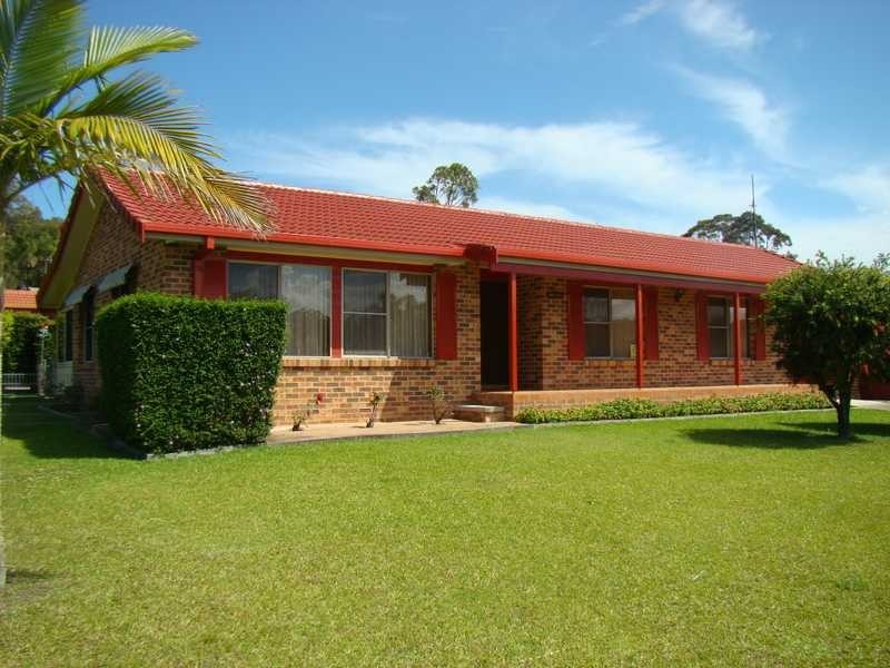 12 Banks Street, Lakewood NSW 2443