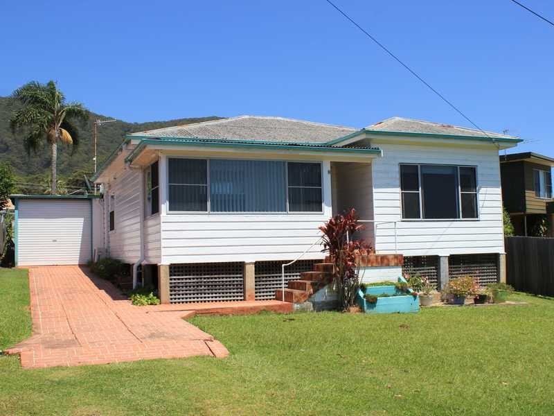 8 Wharf Street, Laurieton NSW 2443