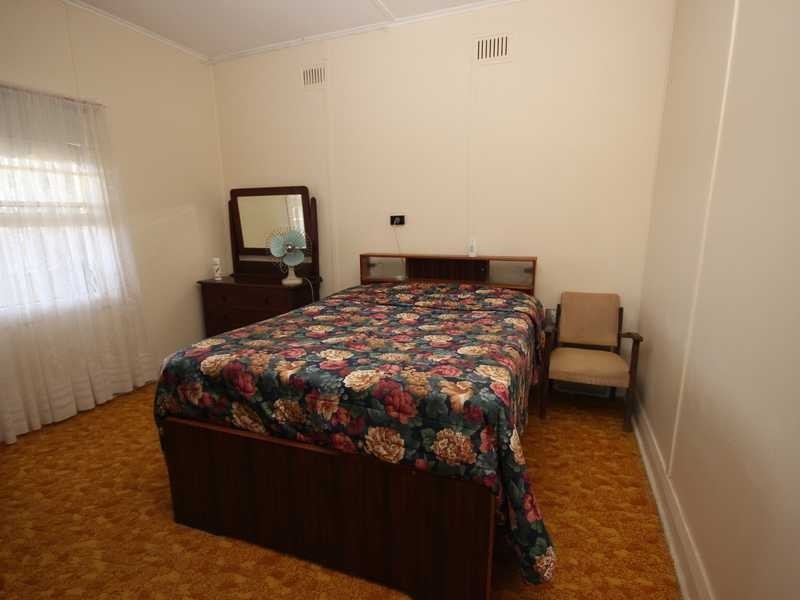 8 Wharf Street, Laurieton NSW 2443