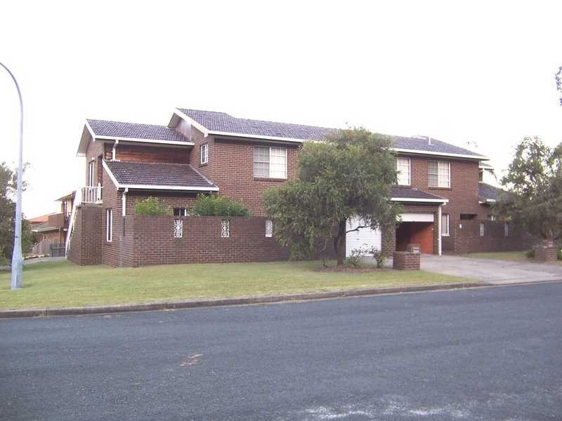 2/11 Blackbutt Crescent, Laurieton NSW 2443