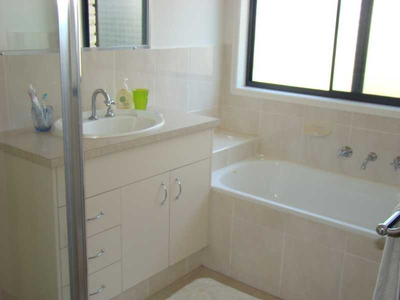 8 Wren Close, Laurieton NSW 2443