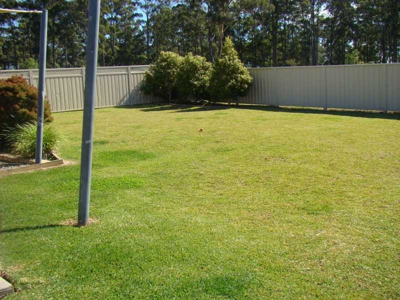 8 Wren Close, Laurieton NSW 2443