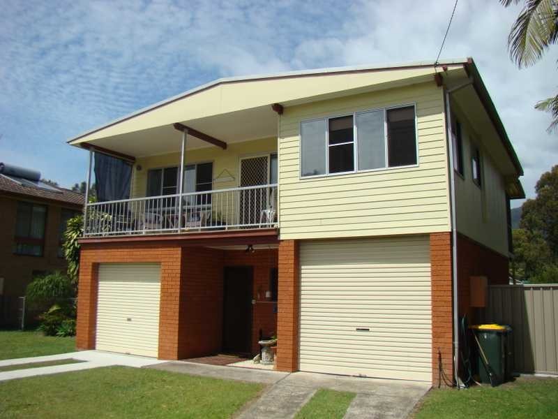 1 River Street, Dunbogan NSW 2443