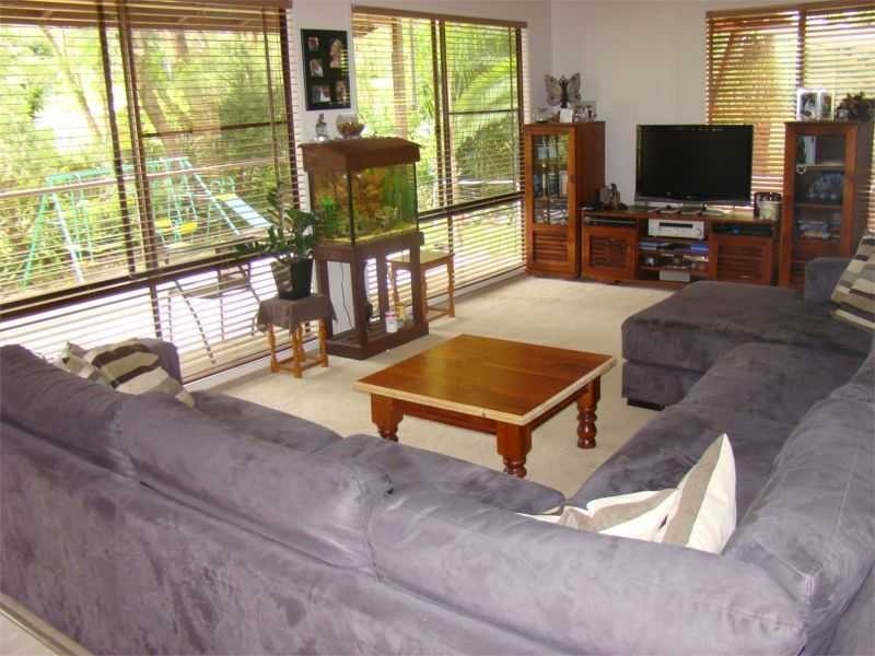 384 Ocean Drive, Laurieton NSW 2443