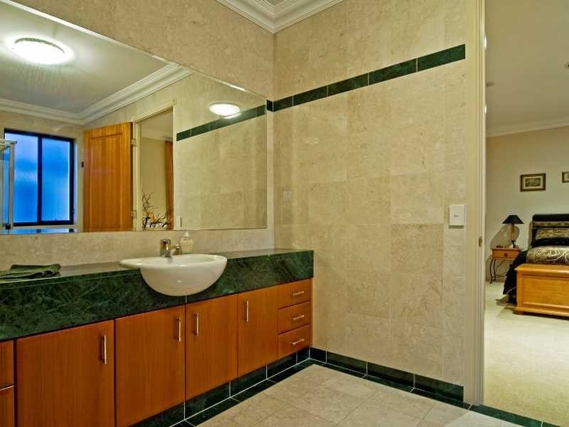 Sovereign Islands QLD 4216