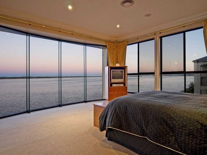 Sovereign Islands QLD 4216