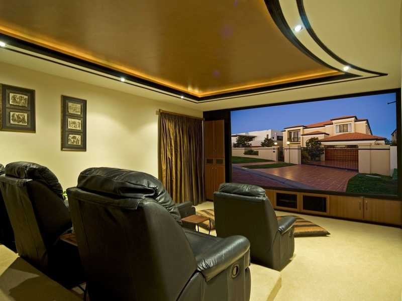 Sovereign Islands QLD 4216