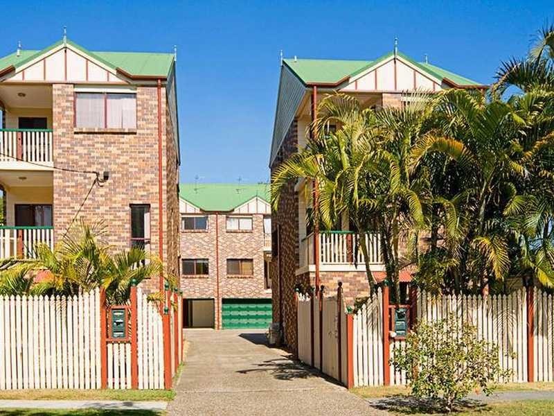 Unit 2/46 46 Walton Street, Southport QLD 4215