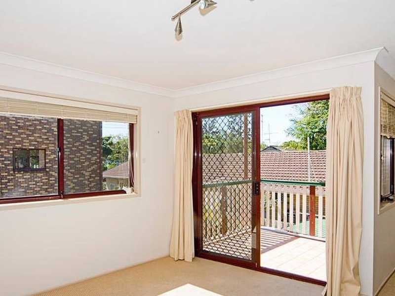 Unit 2/46 46 Walton Street, Southport QLD 4215