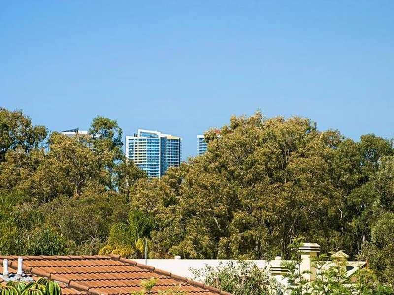 Unit 2/46 46 Walton Street, Southport QLD 4215