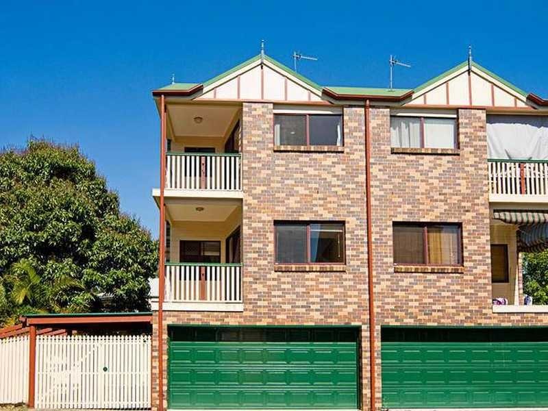 Unit 2/46 46 Walton Street, Southport QLD 4215