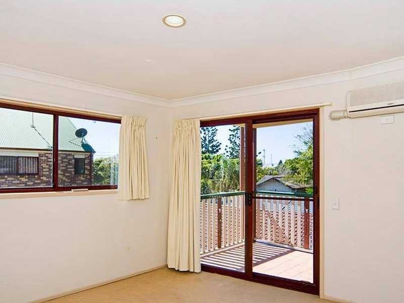 Unit 2/46 46 Walton Street, Southport QLD 4215