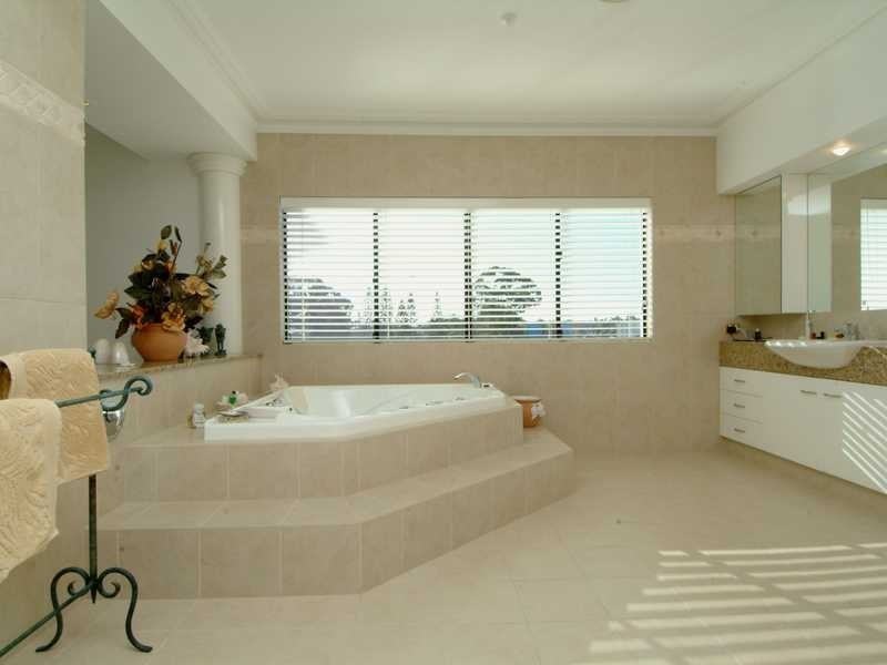 Broadbeach QLD 4218