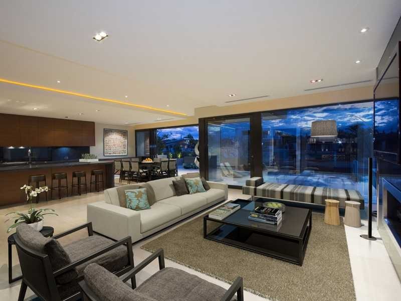 52 The Promenade, Isle Of Capri QLD 4217