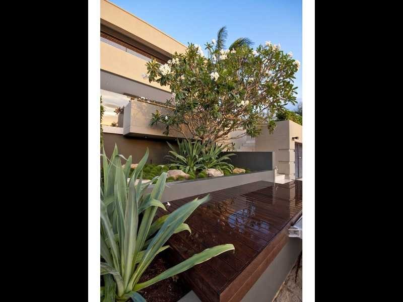 52 The Promenade, Isle Of Capri QLD 4217