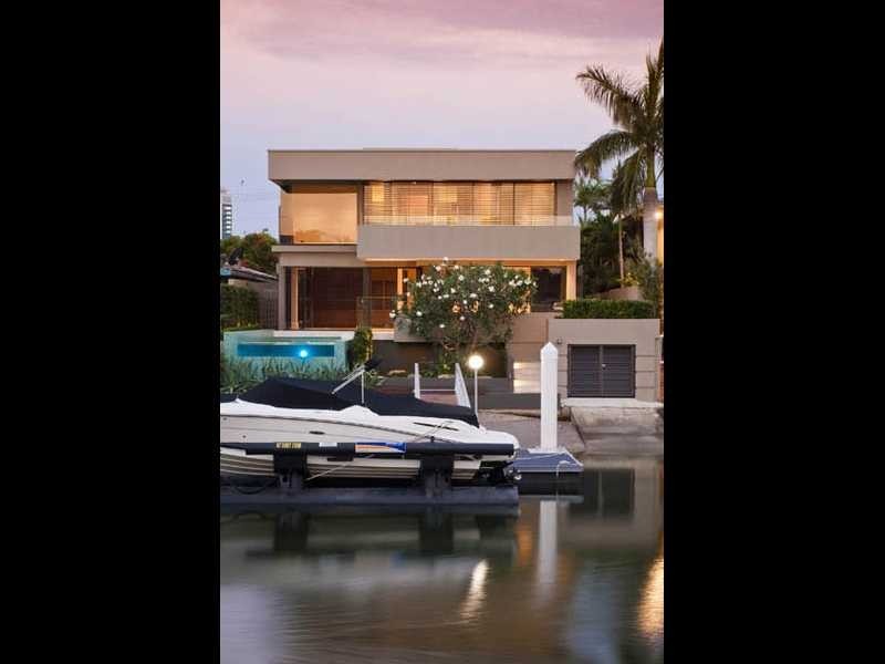 52 The Promenade, Isle Of Capri QLD 4217