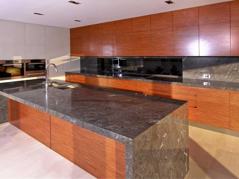 52 The Promenade, Isle Of Capri QLD 4217