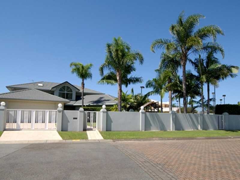 12 Portobello Drive, Mermaid Waters QLD 4218
