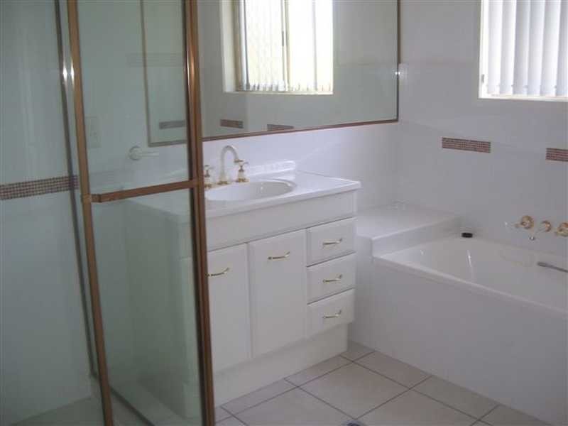 20 Manly Drive, Robina QLD 4226