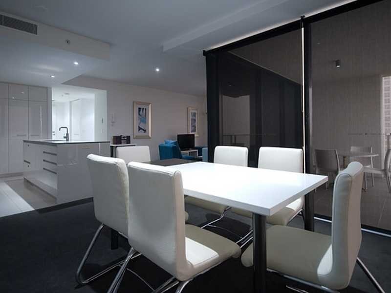 9 Ferny Avenue, Surfers Paradise QLD 4217