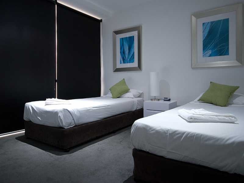 9 Ferny Avenue, Surfers Paradise QLD 4217