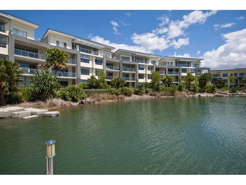 3-5 Pendraat Parade, Hope Island QLD 4212